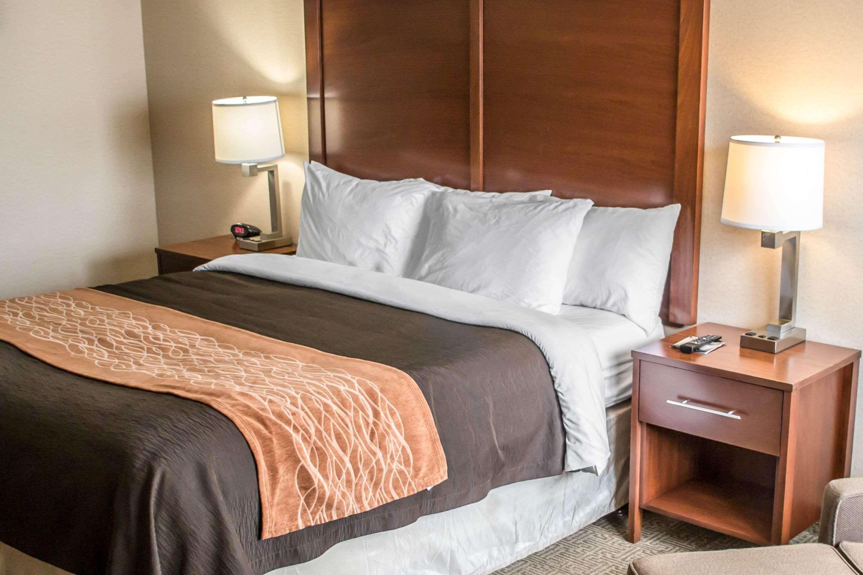 Comfort Inn & Suites Beaverton - Portland West Экстерьер фото