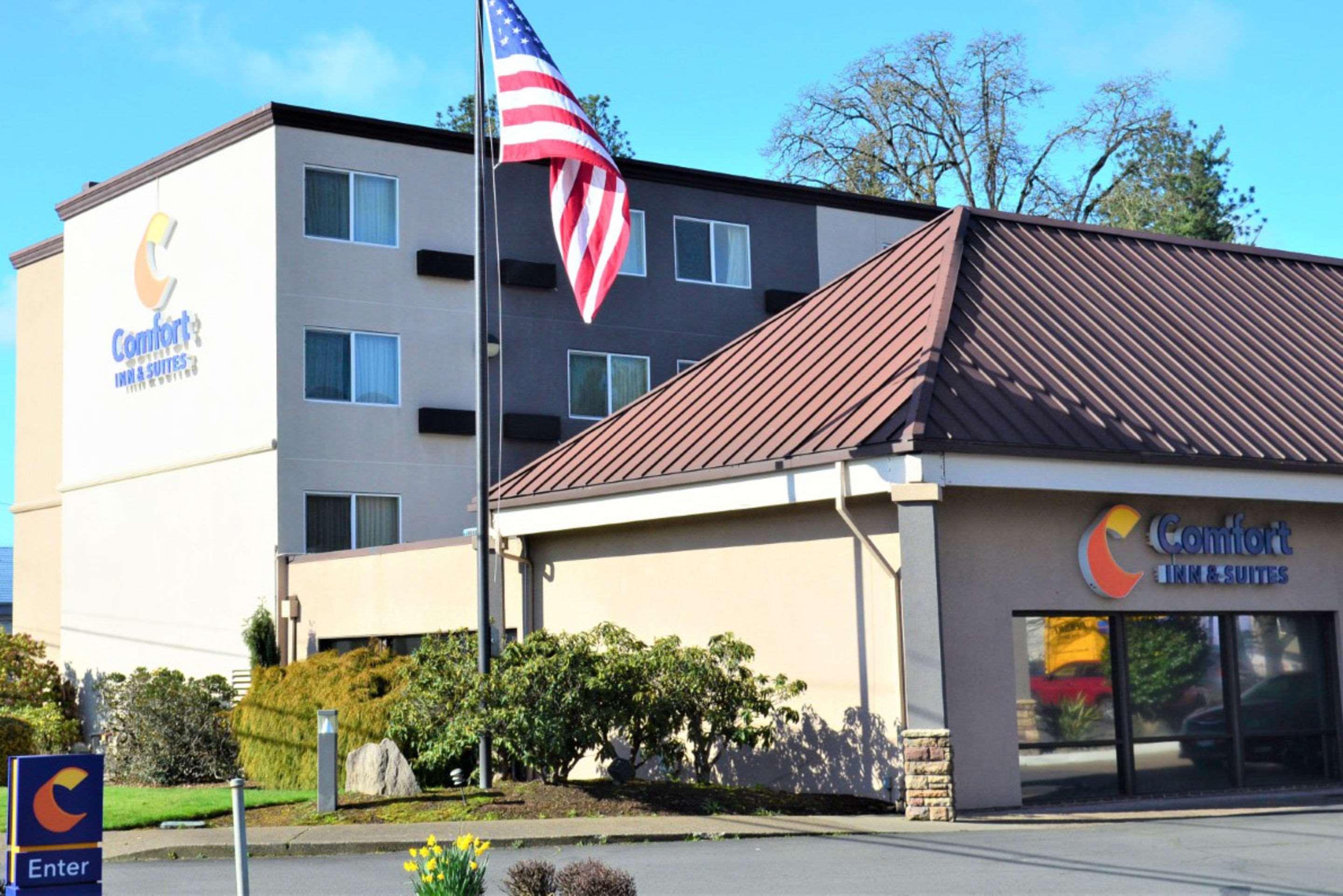 Comfort Inn & Suites Beaverton - Portland West Экстерьер фото