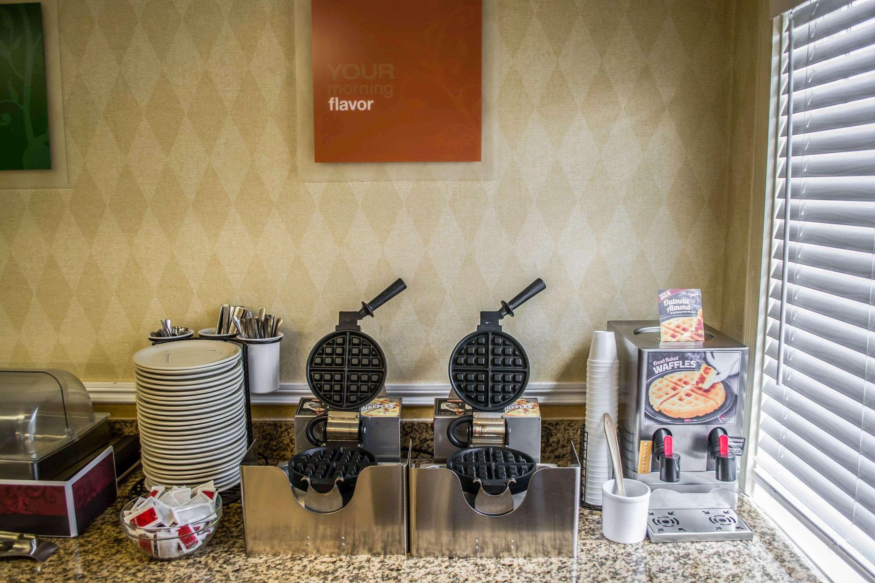 Comfort Inn & Suites Beaverton - Portland West Экстерьер фото