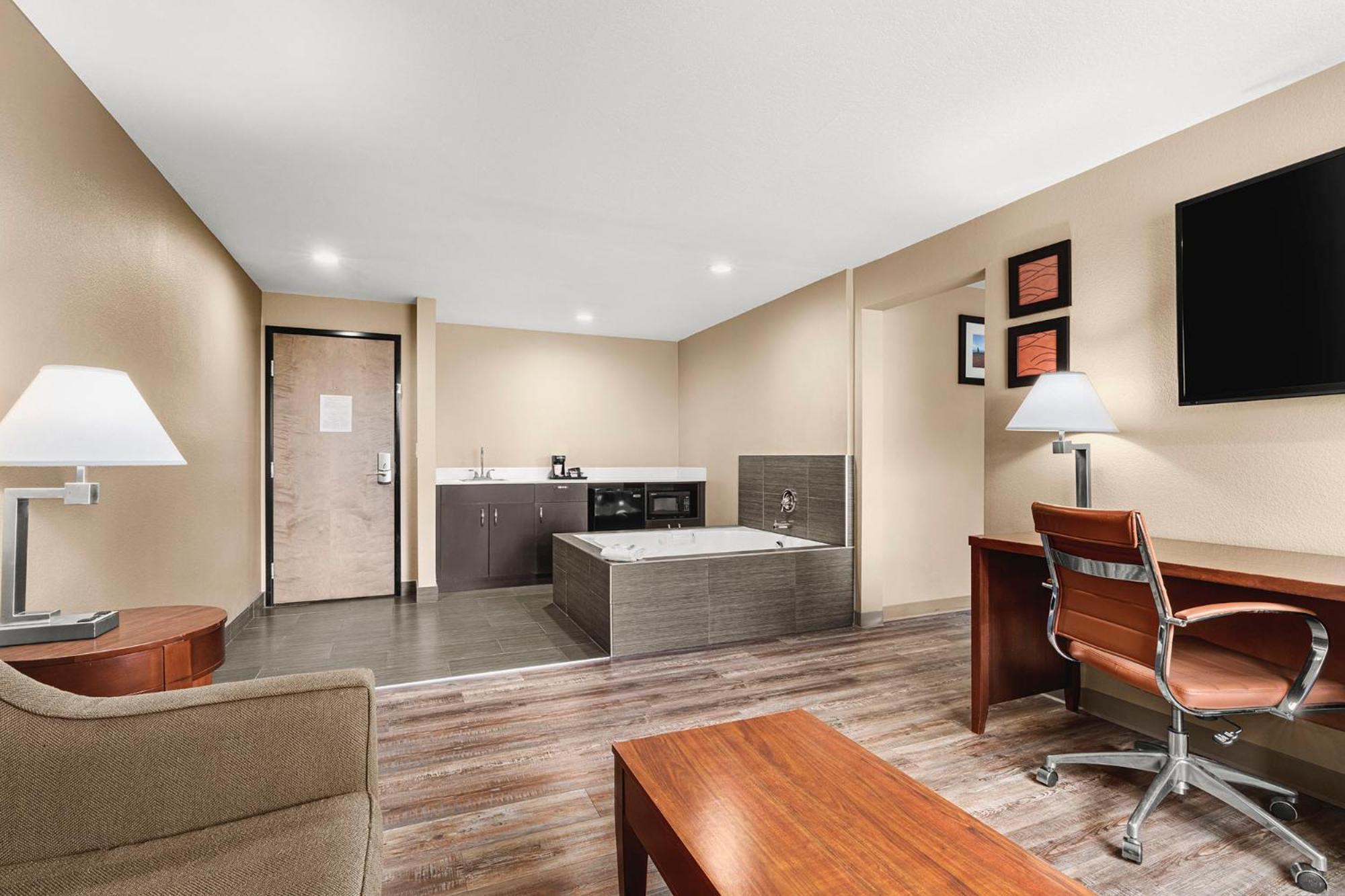 Comfort Inn & Suites Beaverton - Portland West Экстерьер фото