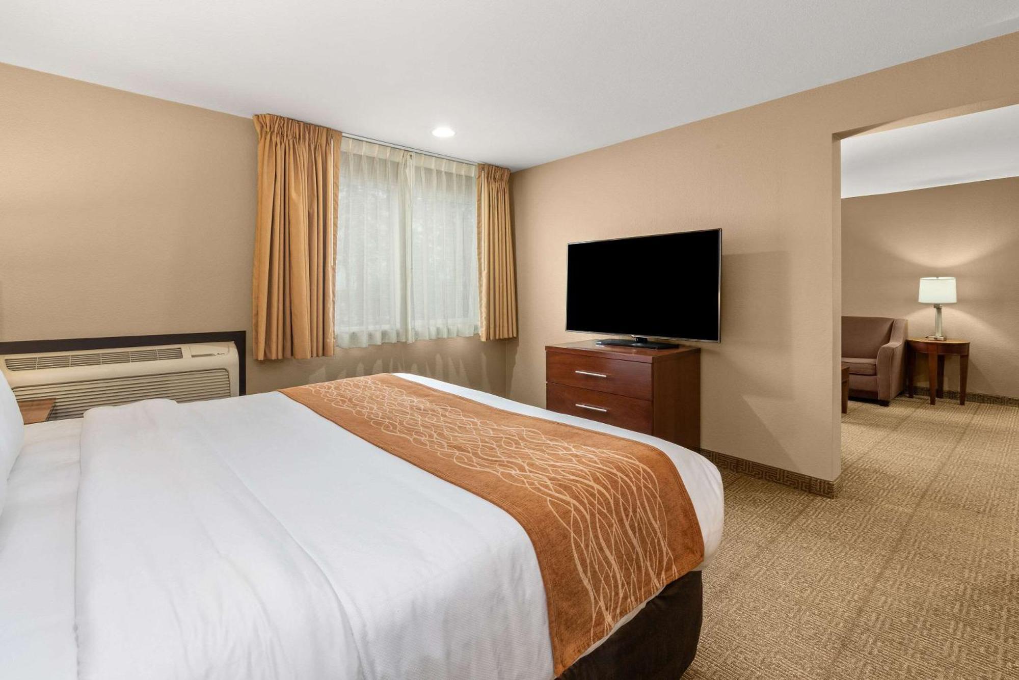 Comfort Inn & Suites Beaverton - Portland West Экстерьер фото